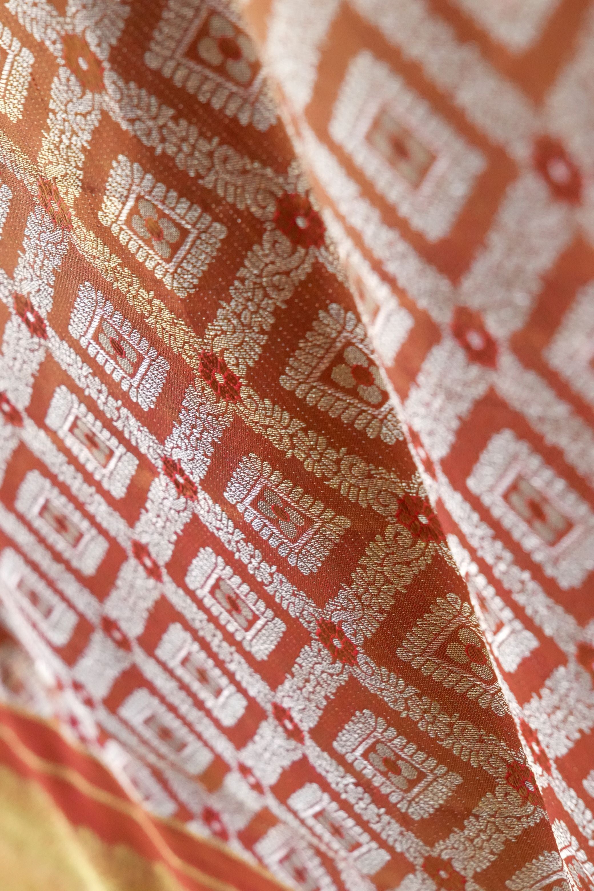 Vibhavam Gold Tissue Kanchi Saree